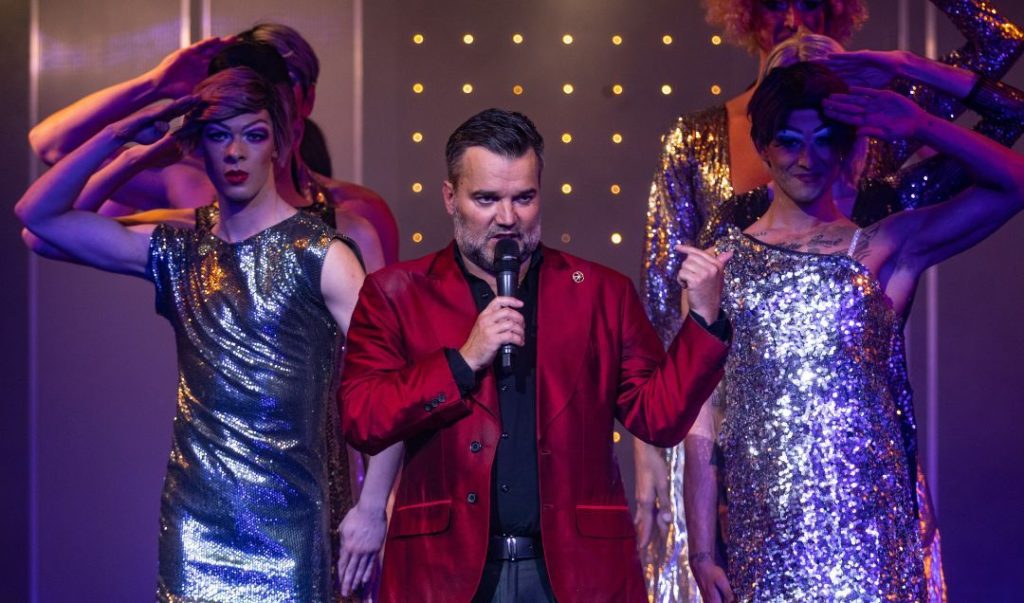 AZ ŐRÜLT NŐK KETRECE - musical két részben -